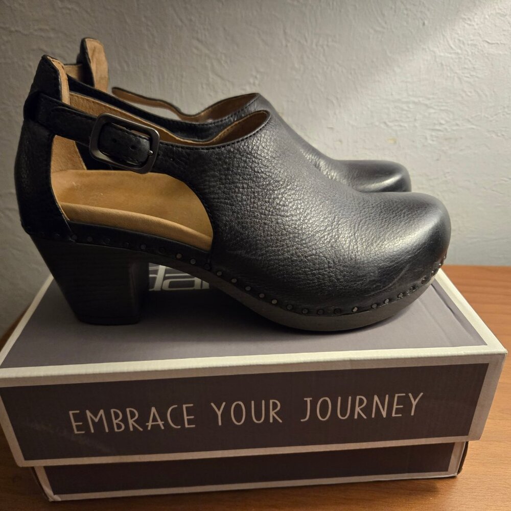 Sassy Milled Black Dansko Shoe